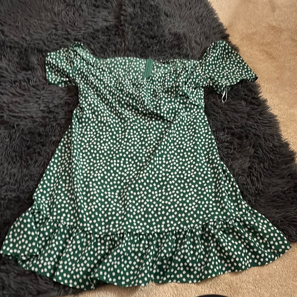 the brand is shein. the color is green and white. the size is a 1xl.